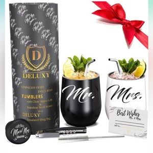 DELUXY Mr and Mrs Wine Tumblers - Gift For Couple,